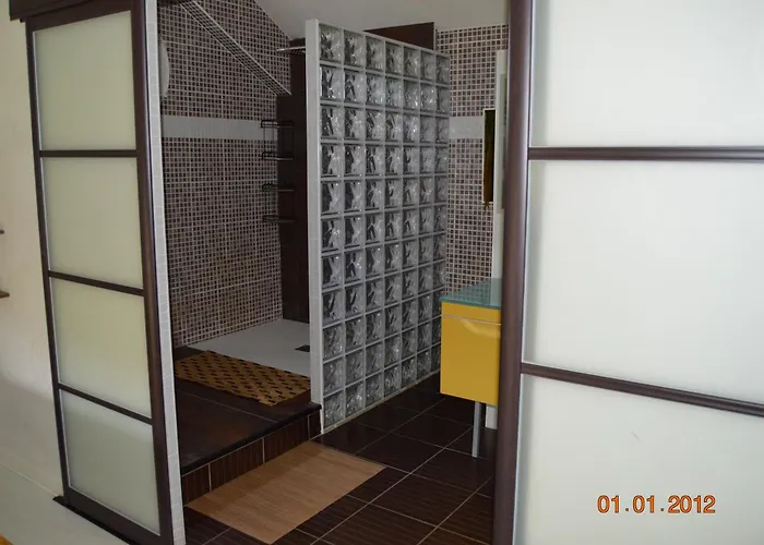 10 Min From Futuroscope, Contemporary Villa!